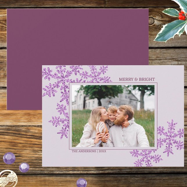 Snowflake Lila Glam Elegant jul Foto Julkort (This Christmas color trend is PURPLE and these custom Christmas cards feature your favorite photo)
