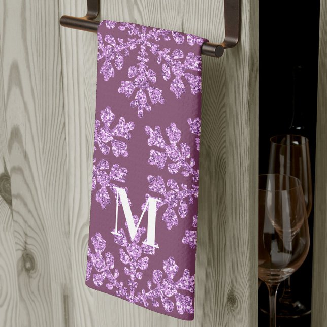 Snowflake Plum Bling Chic Monogram jul Kökshandduk (Add your monogram to these plum purple & snowflake Christmas kitchen towels for personalized gifts)
