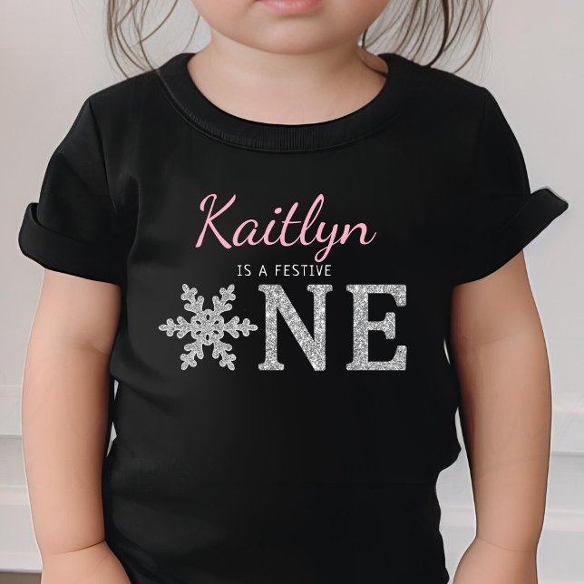 Snowflake Winter ’Festive One’ 1st Birthday T Shirt (Skapare uppladdad)