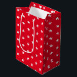 Snowing - White Snöflingor Red Winter-gåva<br><div class="desc">Snowing - White Snöflingor Red Winter gift Medium Gift Bag</div>