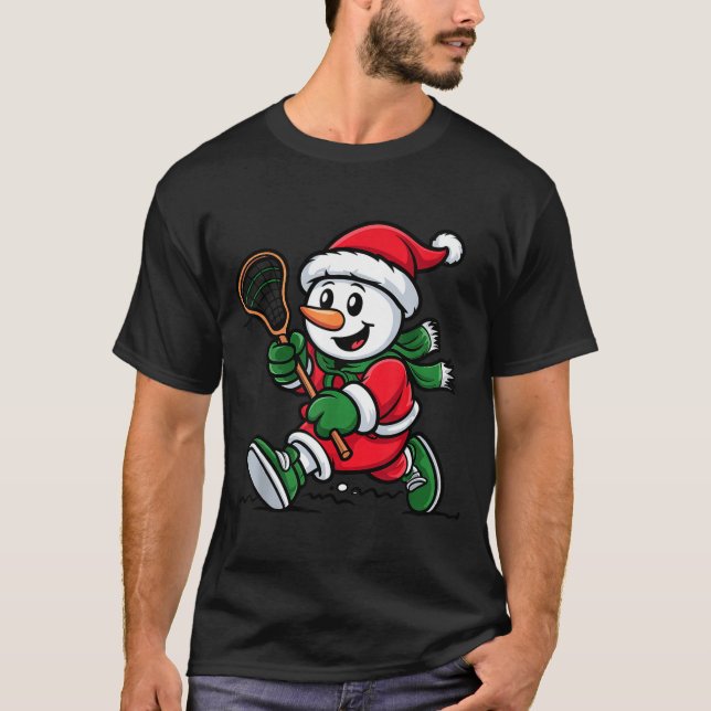 Snowman Santa Hat Playing Lacrosse Christmas Playe T Shirt (Framsida)