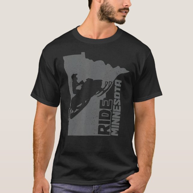 Snowmobile Ride Minnesota Snowmobiling Motor Sled T Shirt (Framsida)