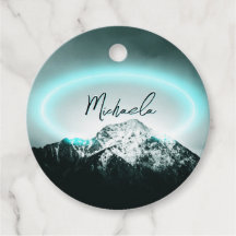 Snowy bergsmystisk blå neonljusmonogram