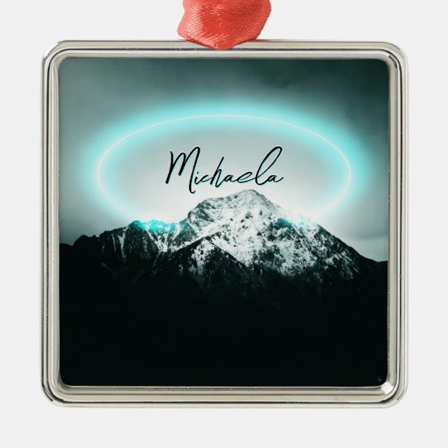 Snowy bergsmystisk blå neonljusmonogram julgransprydnad metall (Framsidan)