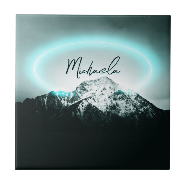 Snowy bergsmystisk blå neonljusmonogram kakelplatta (Framsidan)