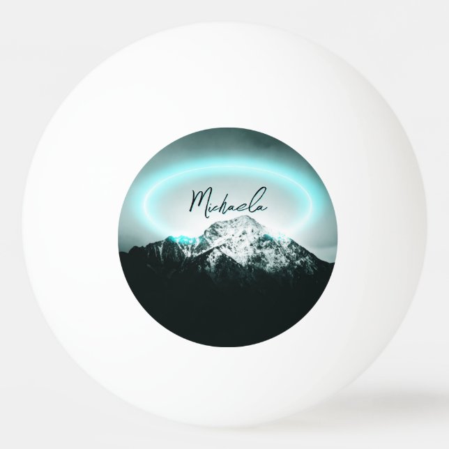 Snowy bergsmystisk blå neonljusmonogram pingisboll (Framsidan)