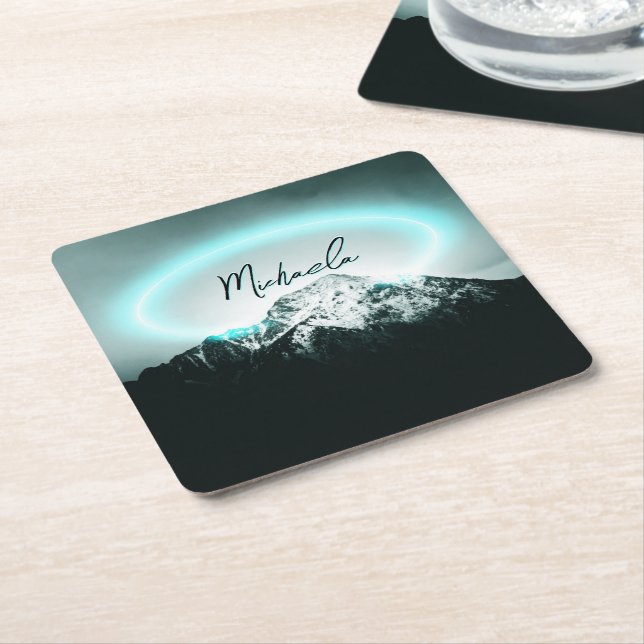 Snowy bergsmystisk blå neonljusmonogram underlägg papper kvadrat (Vinklad)