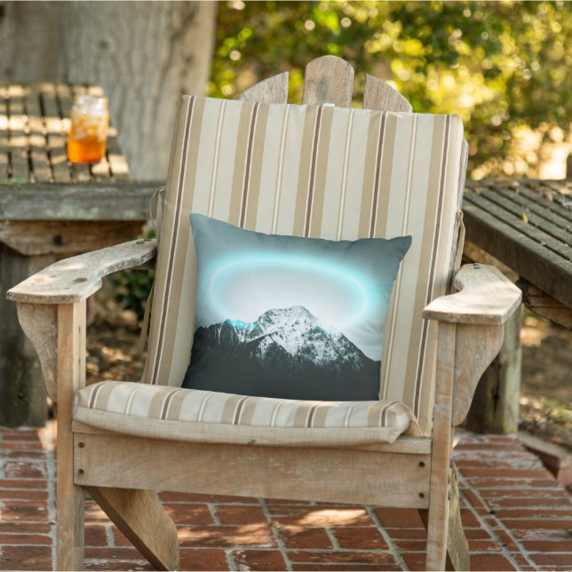 Snowy bergsmystiskt blått neonljus kudde (Stol)