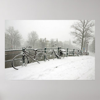 Snowy bikes i Amsterdam Nederländerna Poster