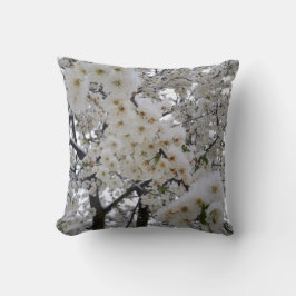 Snowy Blossom Throw Pillow Kudde