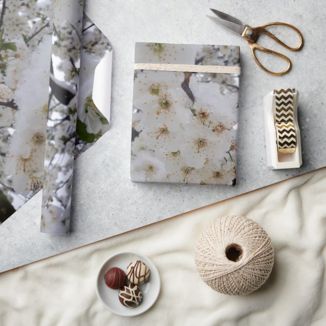 Snowy Blossom Wrapping Paper Presentpapper (Hantverk)
