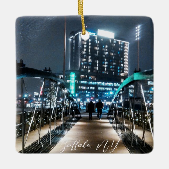 Snowy Canalside Walk Julgransprydnad Keramik (Framsida)