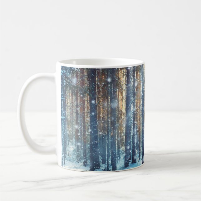 Snowy Forest Frosty Winter Scene Kaffemugg (Vänster)