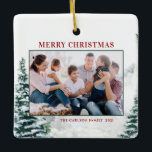 Snowy jul Woodland Julfoto Julgransprydnad Keramik<br><div class="desc">God jul! Lägg till en festlig vinteraccent till Julgran med den här anpassningsbarna julfotoprydnaden. Den har vattenfärgad snöskog på vintern med röd text. Anpassa genom att lägga till foton, Julhälsningar, namnteckning år och familj. Känn ditt favoritfoto med den här prydnaden för julfoto. Den här färgbildsfärgen på helgdag blir perfekt som...</div>