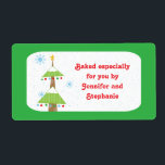 Snowy Julgran-märkre för bakade varor Fraktsedel<br><div class="desc">Märkrn i julklappen har en helgdag i träd med snö där det blå snöflingor faller. Du kan anpassa ordalydelsen och namn till högerna. Det här är en perfekt som du kan fästa på dina hembakade varor som du ge som presenter,  t.ex. kakor,  webbläsare eller fuskverk. ©2010 JD Digi-design</div>