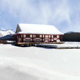 Snowy Maligne Sjö Boat House Poster