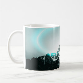 Snowy mountain mysterious blue neon light kaffemugg