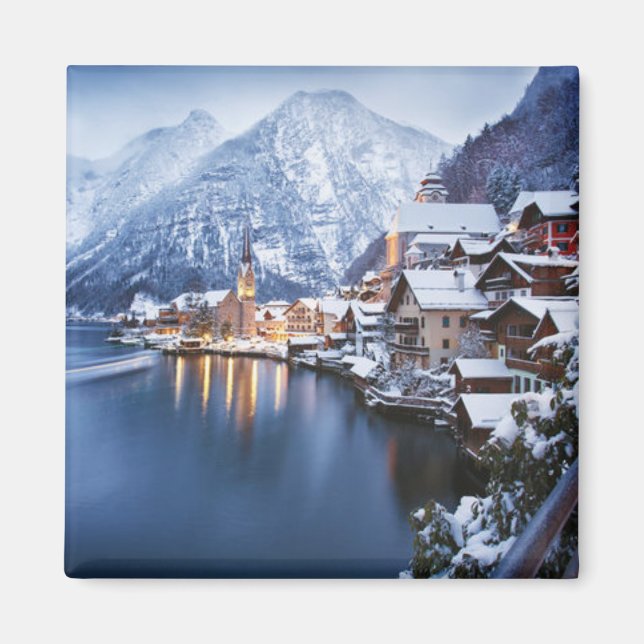 Snowy Mountain Town Winter Magnet (Framsidan)