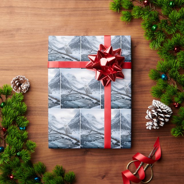 Snowy Owl On a Winter Tree Branch Presentpapper (Julgåva)