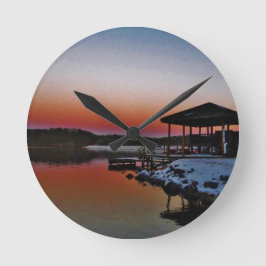 Snowy Sunset vid Sjö Arrowhad-dockan Rund Klocka
