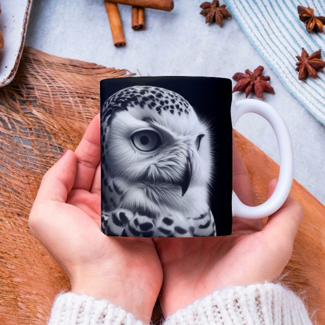 Snowy Uggla i Black & White Kaffemugg (Skapare uppladdad)