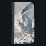 Snowy Uggla som startar från snö Plånboksfodral<br><div class="desc">Bernard Friel / DanitaDelimont.com | USA,  Nordamerika,  Minnesota | USA,  Minnesota,  Vermiljon. Snowy Uggla som tar sig från snö.</div>
