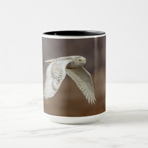 Snowy uggla under flygning mugg