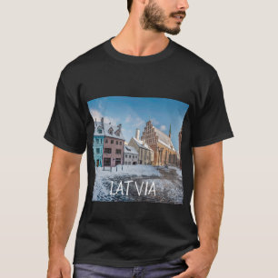 Snowy vinterstadscenter i Riga, Lettland T Shirt