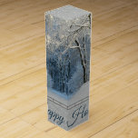 Snowy Winter Presentask För Vinflaska<br><div class="desc">Vinstbox för personlig av  på vinterscenen i snyggt.</div>