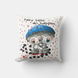 Snuggled Lemurs Under Heart Umbrella Kudde
