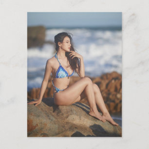 Snygg asiatisk bikini-fotomodell vykort