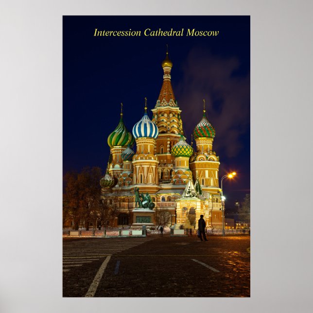 Snygg avlyssningskatatedral i Moskva på natten Poster (Framsidan)