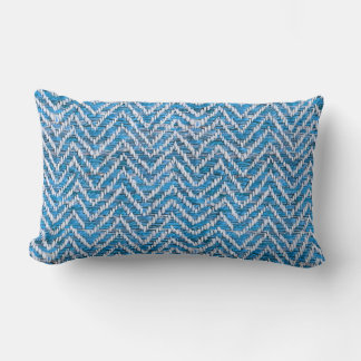 Snygg blå krämfärgad chevron lumbarkudde