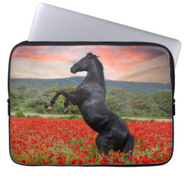 Snygg Black Stallion i Poppy Fält Laptop Fodral