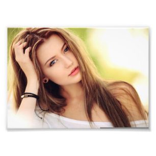 Snygg Blond Girl leker med Hair Fototryck