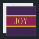 Snygg Burgundy Lila Guld Modern Chic "JOY" Julkort<br><div class="desc">Festive "ribbon candy" streck markerar vackert "JOY" i stor elegant som fyller hela designen. Ett brett,  fetstilt färg-fyllt rand över och under fullbordar den festliga moderna sammansättningen. Färg i rand kan anpassas genom att du redigerar designen. Texten kan också vara personlig.</div>