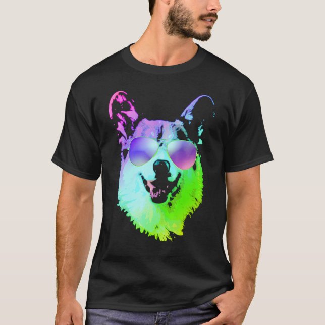 Snygg Corgi Med Solglasögon T Shirt (Framsida)