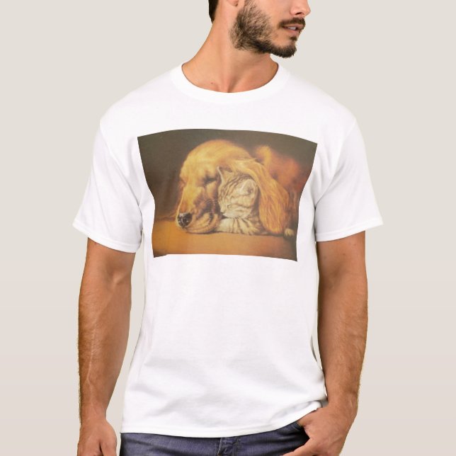 Snygg Fantastisk Katt och Hund Cuddling Art Skriv  T Shirt (Framsida)