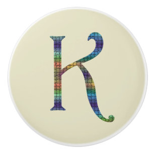 Snygg färgfull Tile Brev K Initial Monogram Knopp