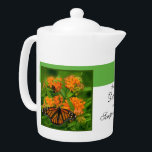 Snygg fjäril<br><div class="desc">Ett foto av en fjärilsmjöl på halsen av blommor i orange är ett underbart komplement till Rudyard Kipling citat "Teach us delight in simple sak".</div>