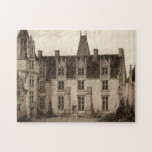 Snygg Fransk Chateau i Sepia Tones Pussel<br><div class="desc">Victor Petit ger dig en vacker Fransk-chateaux,  fångad med vackra sömntoner. Detta högtidliga manshus var Franskens ärogenhet,  och sepiafiltret framhäver det stora byggnaden. Ge dig lite skönhet i ditt hem med den här utskriften!</div>