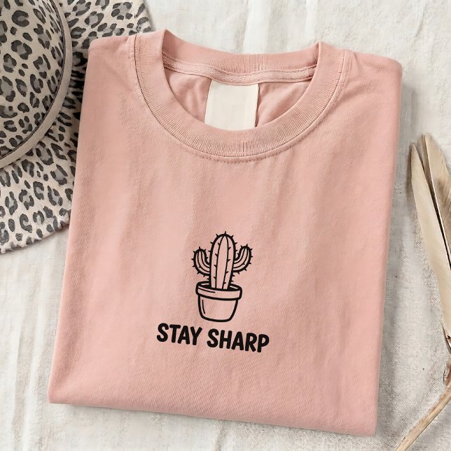 Snygg grafisk t-shirt som present (Skapare uppladdad)