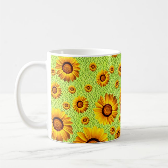 Snygg gula blommor på abstraktens grönt kaffemugg (Vänster)