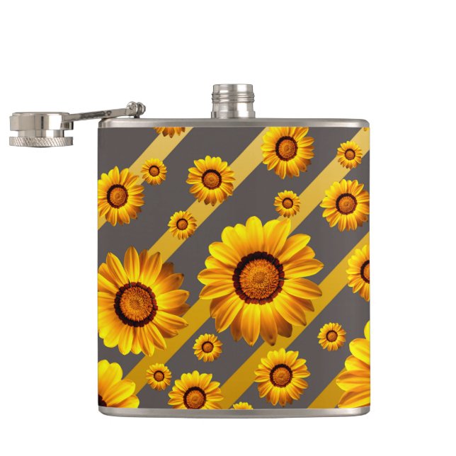 Snygg gula blommor på grått, guld rand fickplunta (Öppnad)