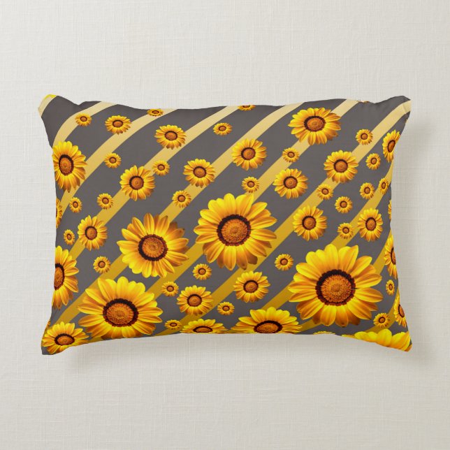 Snygg gula blommor på grått, guld rand prydnadskudde (Framsidan)