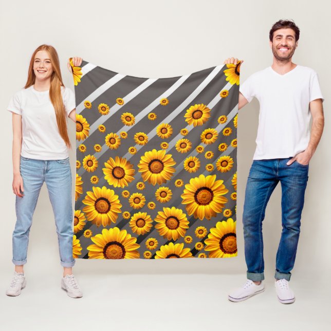 Snygg gula blommor på grått, silver rand fleecefilt (På plats)