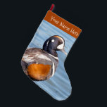 Snygg Harlequin Anka vid Beach Stor Julstrumpa<br><div class="desc">Lägg till lite elegans och natur i det kommande firandet i slutet av året med detta vildlevande tematiska jullager. Anpassa med namn. Omvänd (för alternativet dubbla) visar identisk utformning. Underbar för fågeln eller naturen älskare på din presentlista! Ett dussin av Harlequin Ankor hade turen att träffas på stranden och mitt...</div>