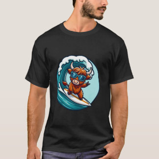 Snygg Highlandko som surfar iförd solglasögon T Shirt