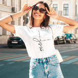 Snygg Jesus Cute Kor-skript t-shirt<br><div class="desc">Jesus t-shirt i elegantens kalligrafi och minimalistisk typografi. Det här trendiget är den moderna trosdesignen perfektens gåva och mode påstående. #christian #religion #scripture #religion #bible #jesus</div>