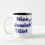 Snygg judisk flicka Två-Tonad mugg<br><div class="desc">Perfektens gåva till alla trevliga judiska flickor i ditt liv. Perfekt för Hanukkah eller en bat mitzvah gåva!</div>